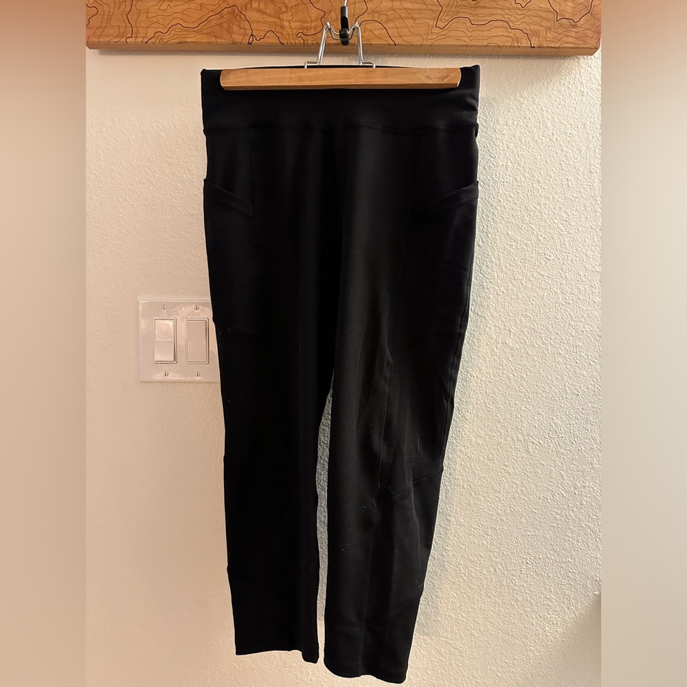 Excellent NWOT Black Crop POP Fit Leggings